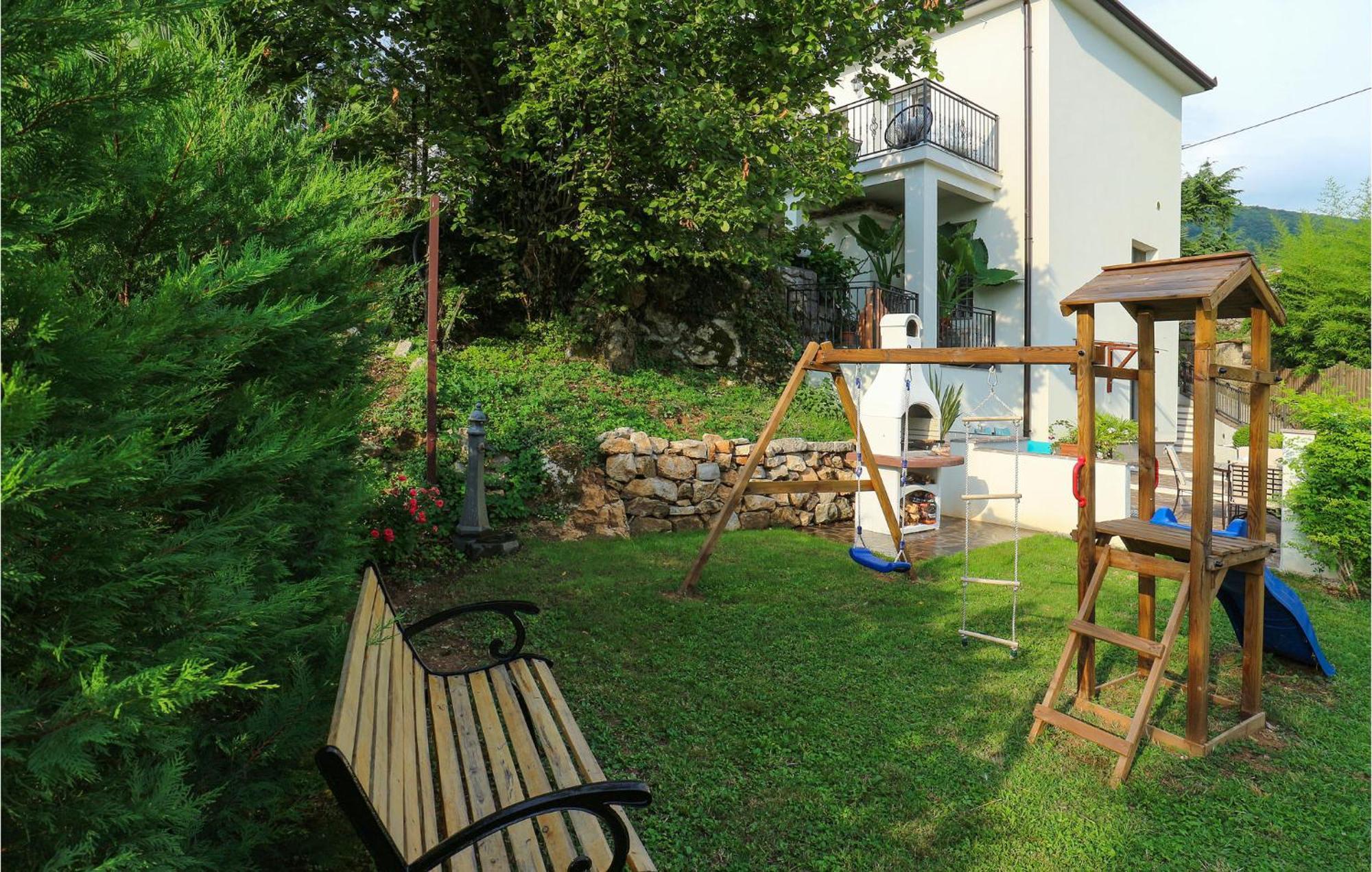 Lovely Home In Matulji With Outdoor Swimming Pool Eksteriør bilde